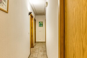 Interior - Single Room at Hostal la Barretina (figueres)