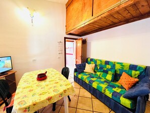 Apartment | Dining room