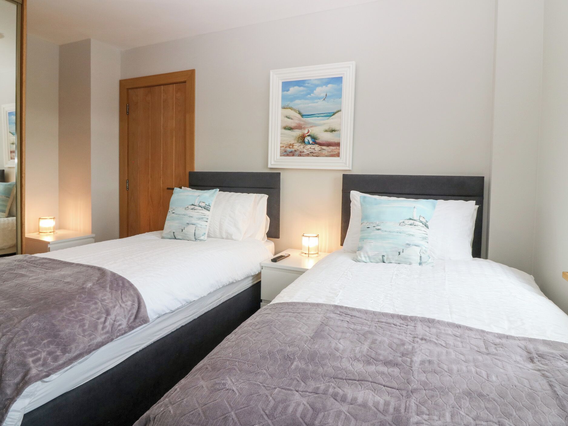 4 bedrooms, individually decorated, individually furnished, free WiFi