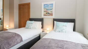 4 bedrooms, individually decorated, individually furnished, free WiFi