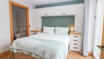 4 bedrooms, individually decorated, individually furnished, free WiFi