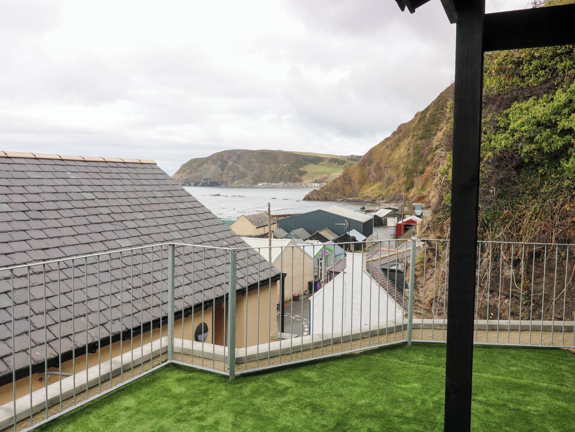 المنطقة المحيطة بالمنشأة