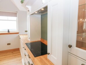 Cookware/dishes/utensils - The Old Kipper Hoose (Banff)