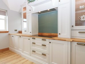 مستلزمات طهي/أطباق/أوعية