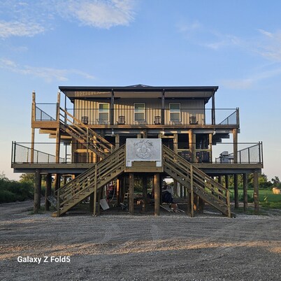 Reggio- Hopedale Lodge and Fishing Charters. South Louisiana sportsman`s paradise premier lodging and fishing adventure
