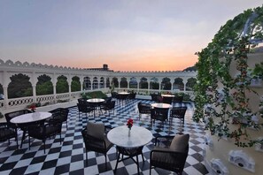 Restaurant - Hotel Mount View Inn (Udaipur)