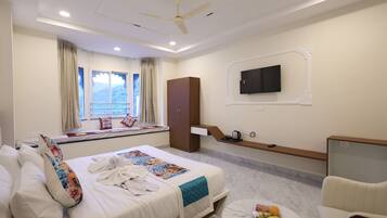 Desk, laptop workspace, free WiFi