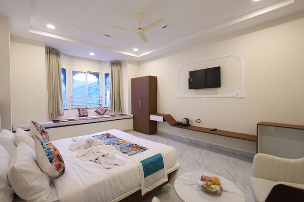 Desk, laptop workspace, free WiFi