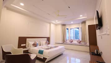 Desk, laptop workspace, free WiFi