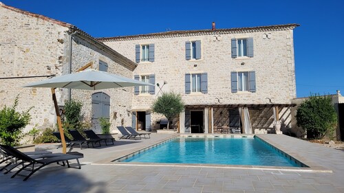 Provencal house classified residence 4 * 12 sleeps, private pool near Uzès