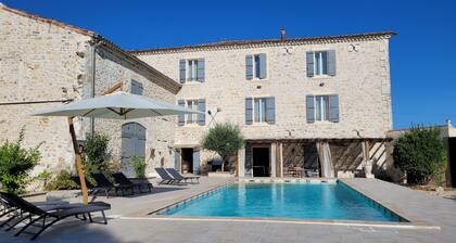 Provencal house classified residence 4 * 12 sleeps, private pool near UzĂšs