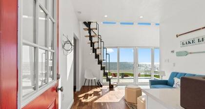 Spacious 6-bedroom lodge in tranquil Coldspring with welcoming Kitchen!!