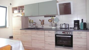 Fridge, microwave, oven, stovetop