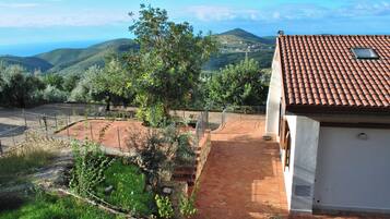 Villa, 4 chambres, fumeur, piscine privĂ©e | Enceinte de lâhĂ©bergement