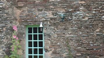 Enceinte de lâhĂ©bergement