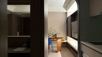 Apartment | Living area | 60-cm TV with cable channels