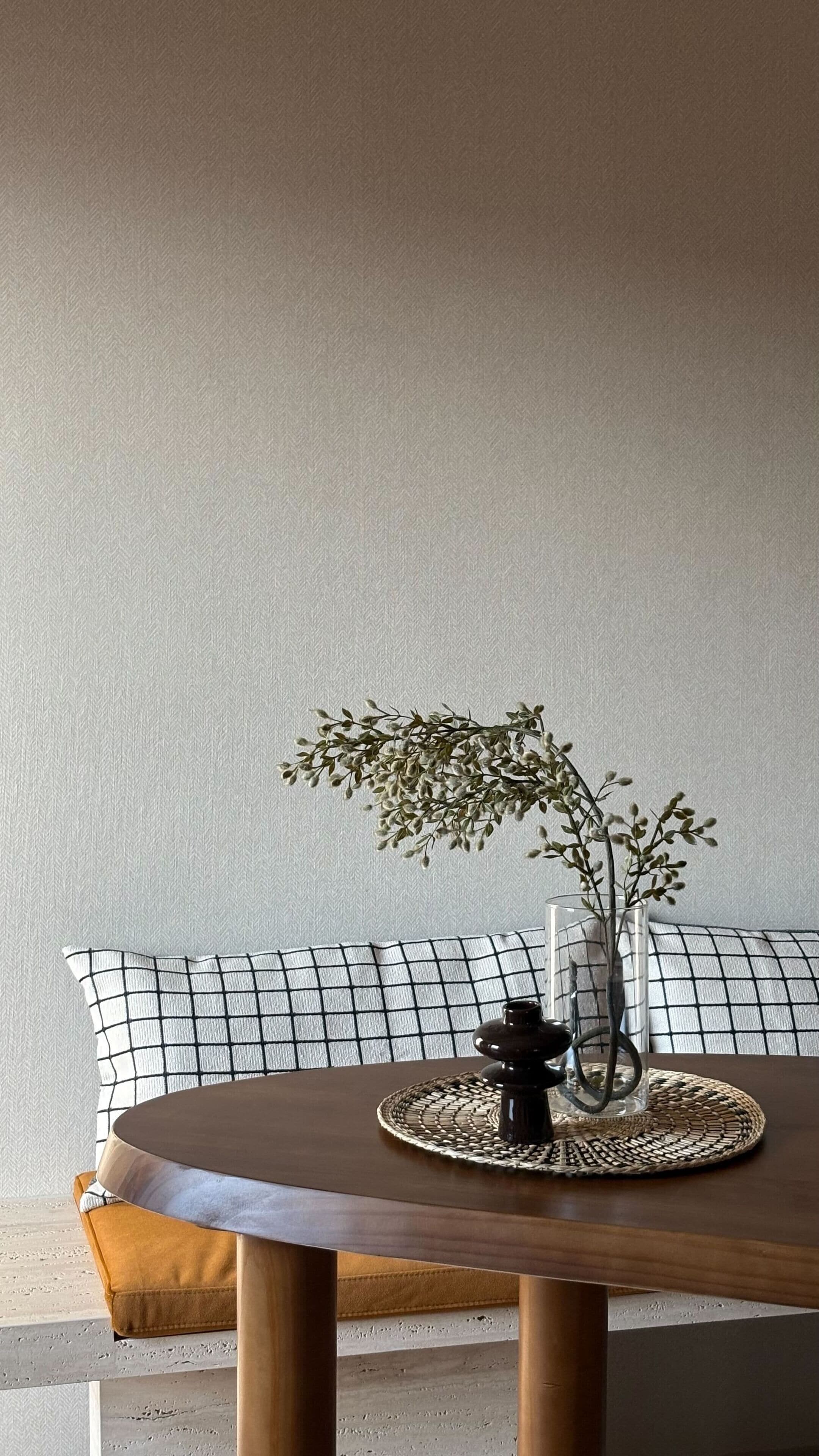 Apartment | Living area | 60-cm TV with cable channels