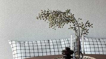 Apartment | Living area | 60-cm TV with cable channels