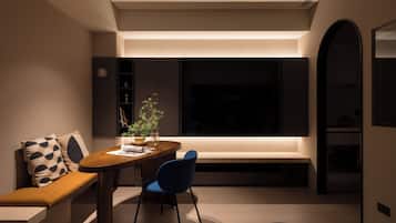 Apartamento | Área de estar | TV 60 cm com canais a cabo