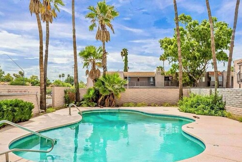 Cozy Eastside Retreat