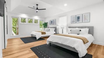 3 bedrooms, desk, iron/ironing board, travel crib