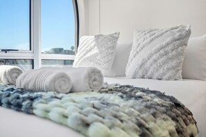 Apartment (0 Bedroom) | Interior - The Valour 702 (Cape Town)
