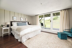 4 عدّة غرف نوم ومكواة/لوح كي وواي فاي وملاءات أسرّة