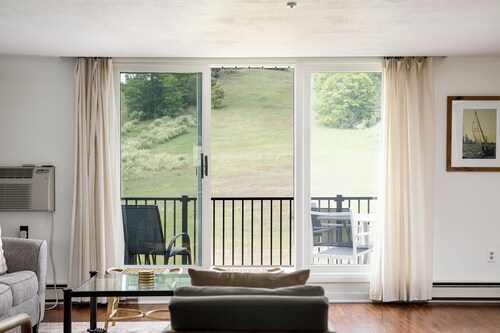 4BR Family Retreat w/ Pool Near Lake Michigan – Ideal for Groups & Getaways