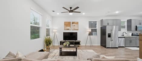 Una Smart TV, una oficina