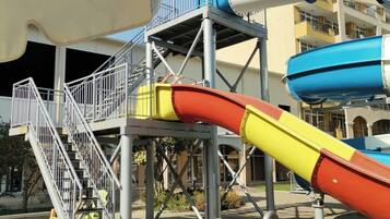 Estudio, varias habitaciones, con acceso para personas discapacitadas, para fumadores | Área infantil