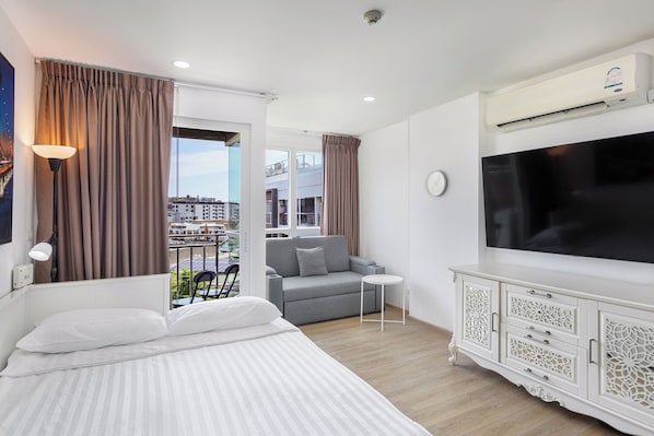 스탠다드 스튜디오, 발코니, 부분 바다 전망 | 객실 내 금고, 다리미/다리미판, 무료 WiFi