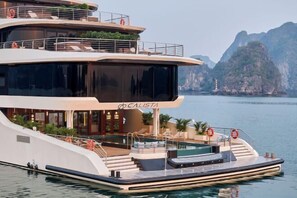 Exterior - Calista Halong Bay Cruise (Tuan Chau)
