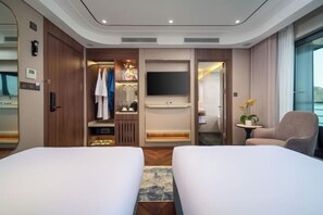 Cots/infant beds - Calista Halong Bay Cruise (Tuan Chau)