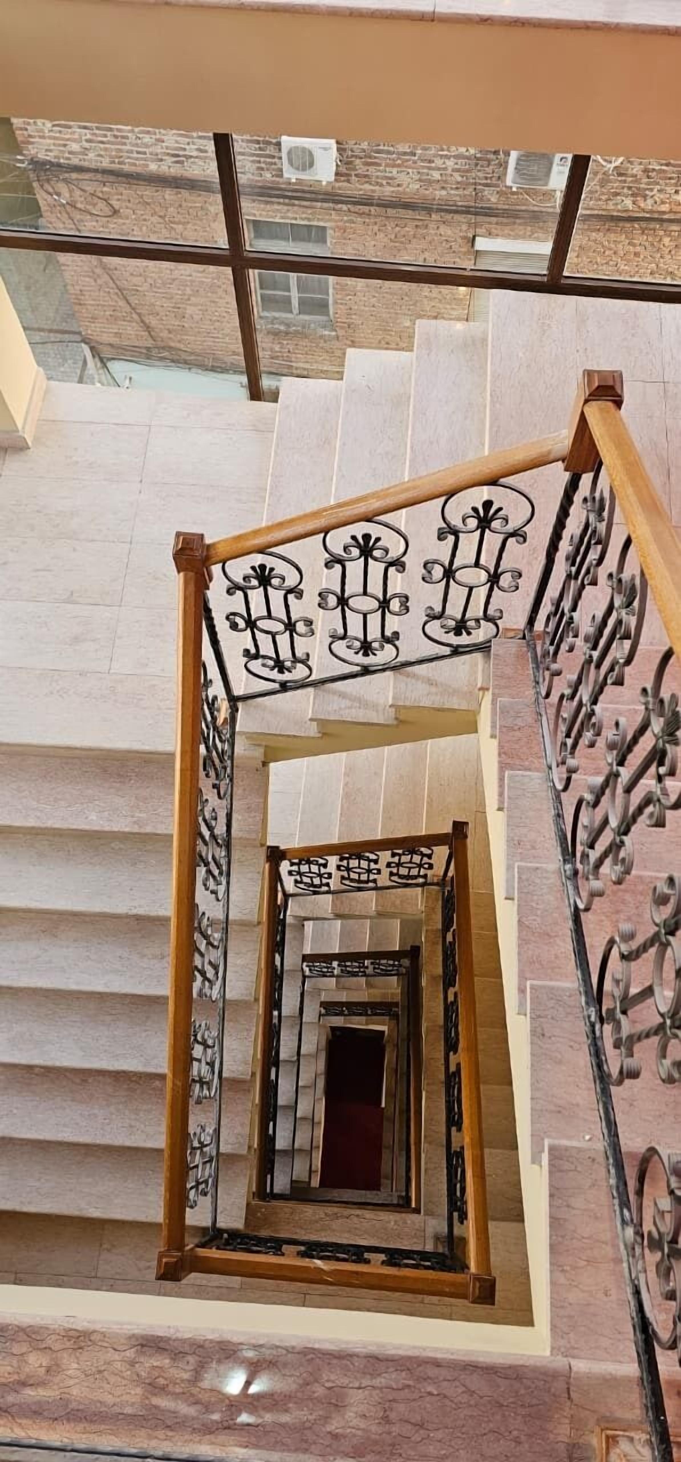 En 42-tommers smart-TV med digitale kanaler