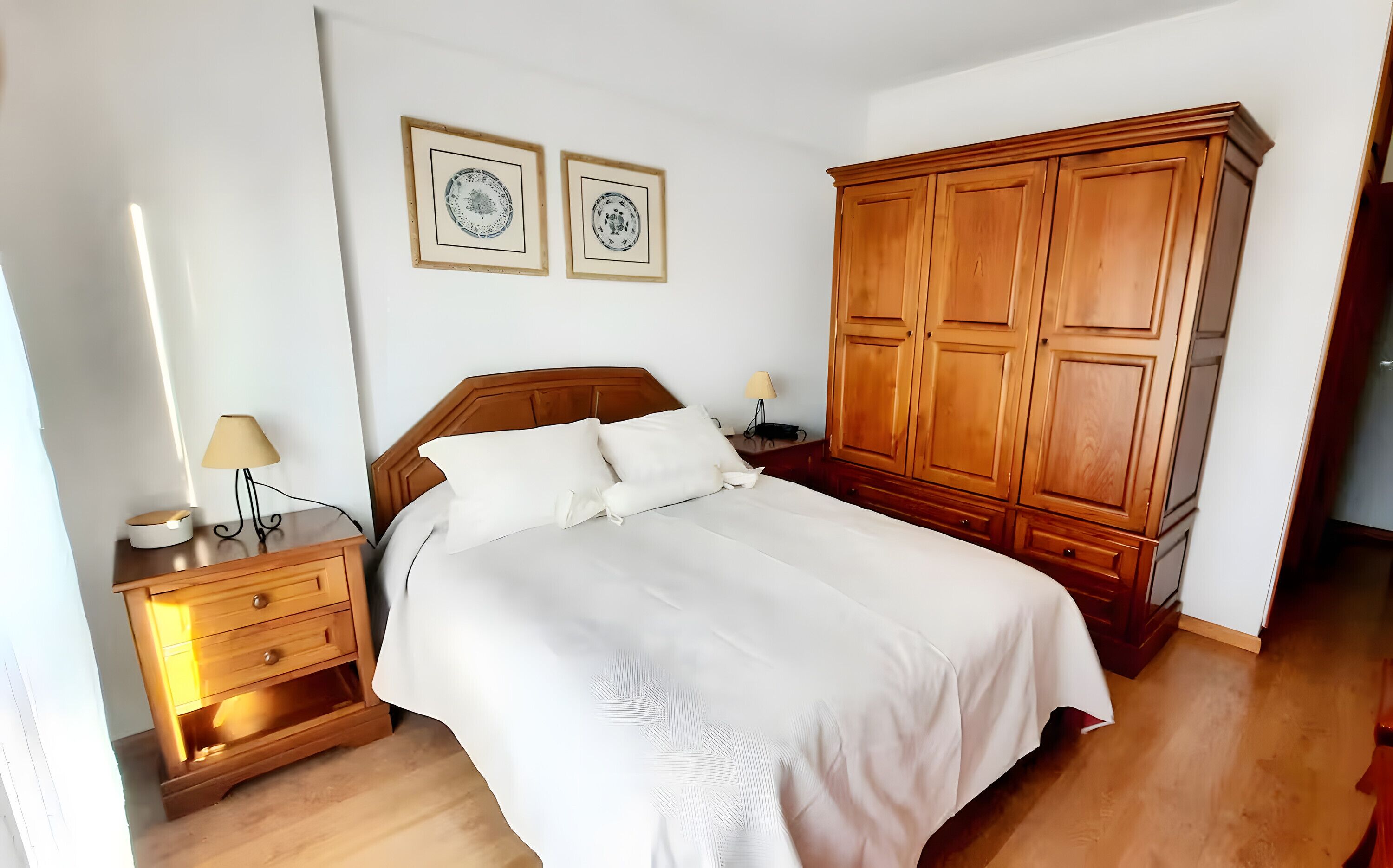 2 quartos, ferros/tábuas de passar roupa, Wi-Fi, roupa de cama