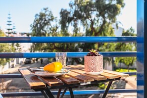 Outdoor dining - Quinta do Anjo Apartment (Quinta do Anjo)