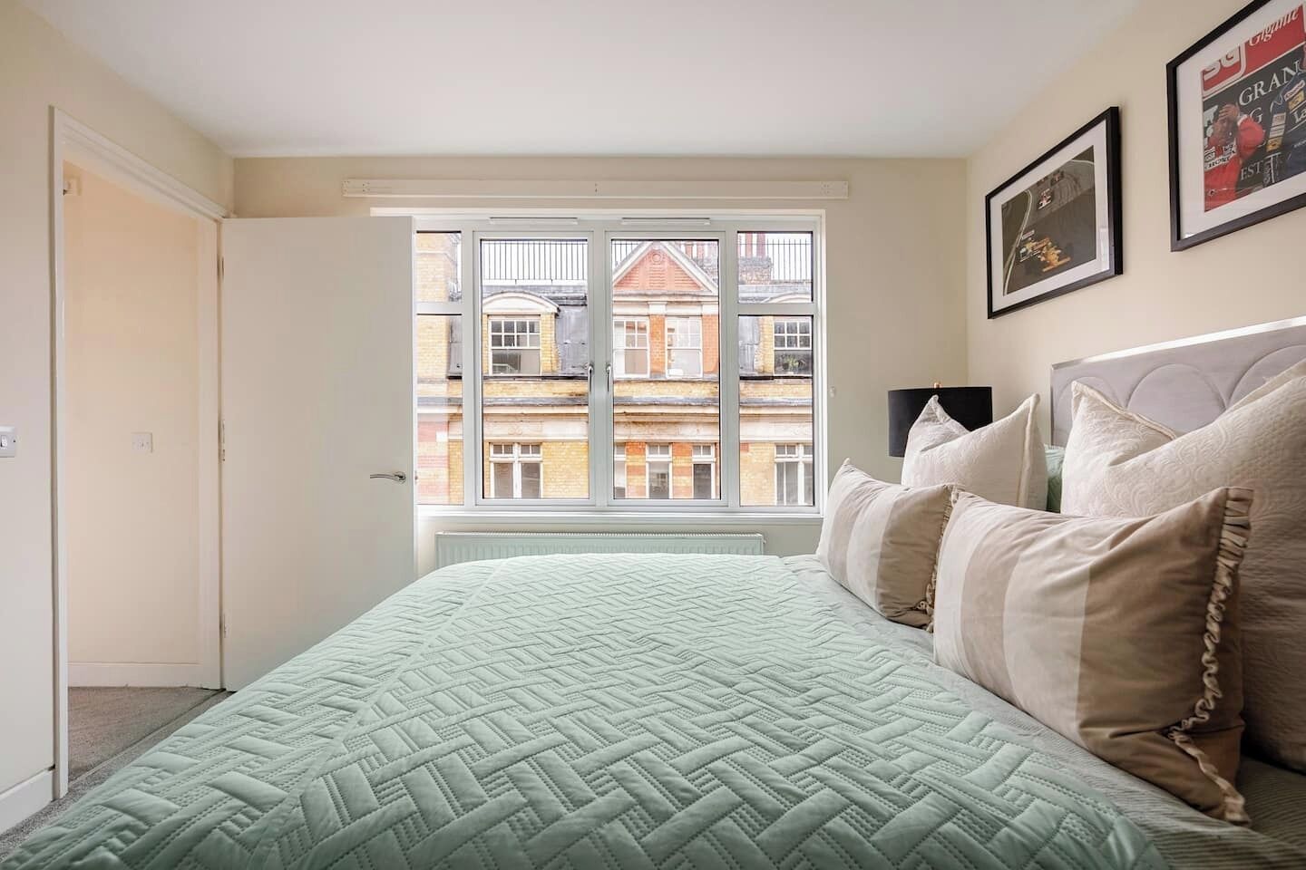 1 habitación, tabla de planchar con plancha, wifi y ropa de cama 