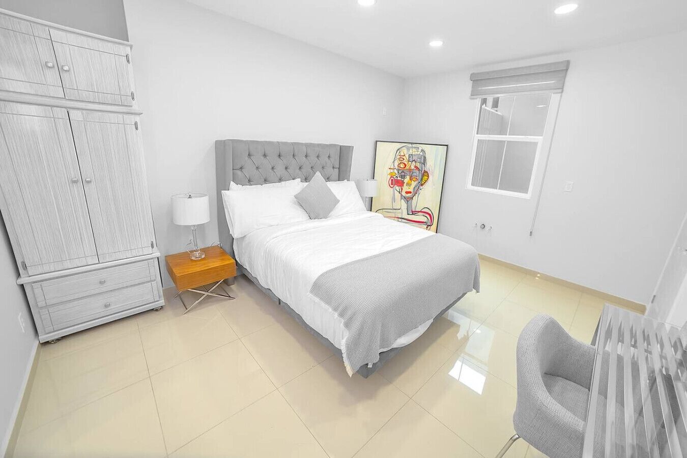 Desk, iron/ironing board, WiFi