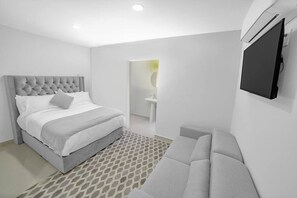 1 bedroom, iron/ironing board, WiFi, bed sheets - Nice Studio Close to PedEast/West (Tijuana)
