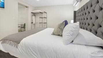 1 habitación, tabla de planchar con plancha y wifi