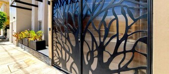 Studio/Desk/Private in TJ Near US border