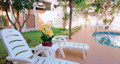 Ingnaam Hotel