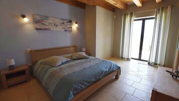 5 Schlafzimmer, Bügeleisen/Bügelbrett, WLAN, Bettwäsche