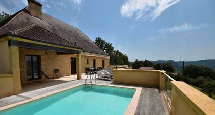 Charming Stone Villa with Pool, Steps from Sarlat