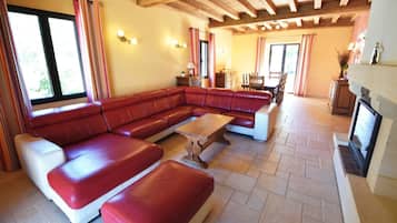 TV, fireplace, DVD player, table tennis