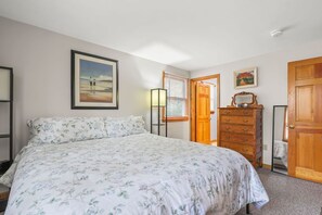 Tabla de planchar con plancha, wifi y ropa de cama 