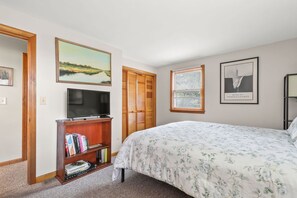 Silitysrauta/-lauta, Wi-Fi, vuodevaatteet