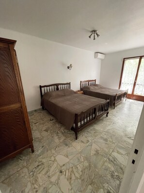 2 bedrooms, iron/ironing board