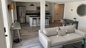 TV, fireplace, stereo