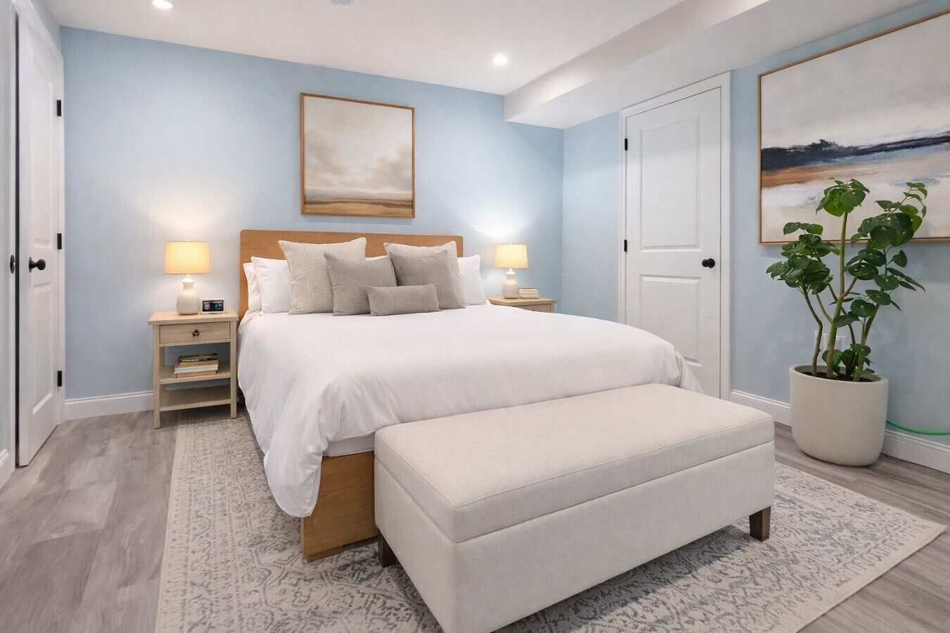 办公桌、熨斗/熨衣板、旅行婴儿床、WiFi